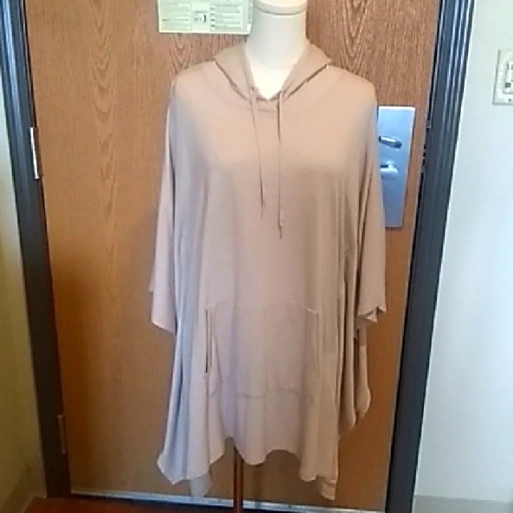 Cuddl Duds Beige Hooded Poncho
